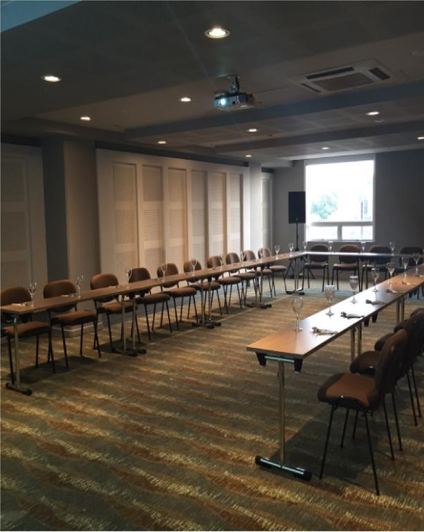 Ghl Hotel Monteria Montería Exterior foto A meeting room at the hotel