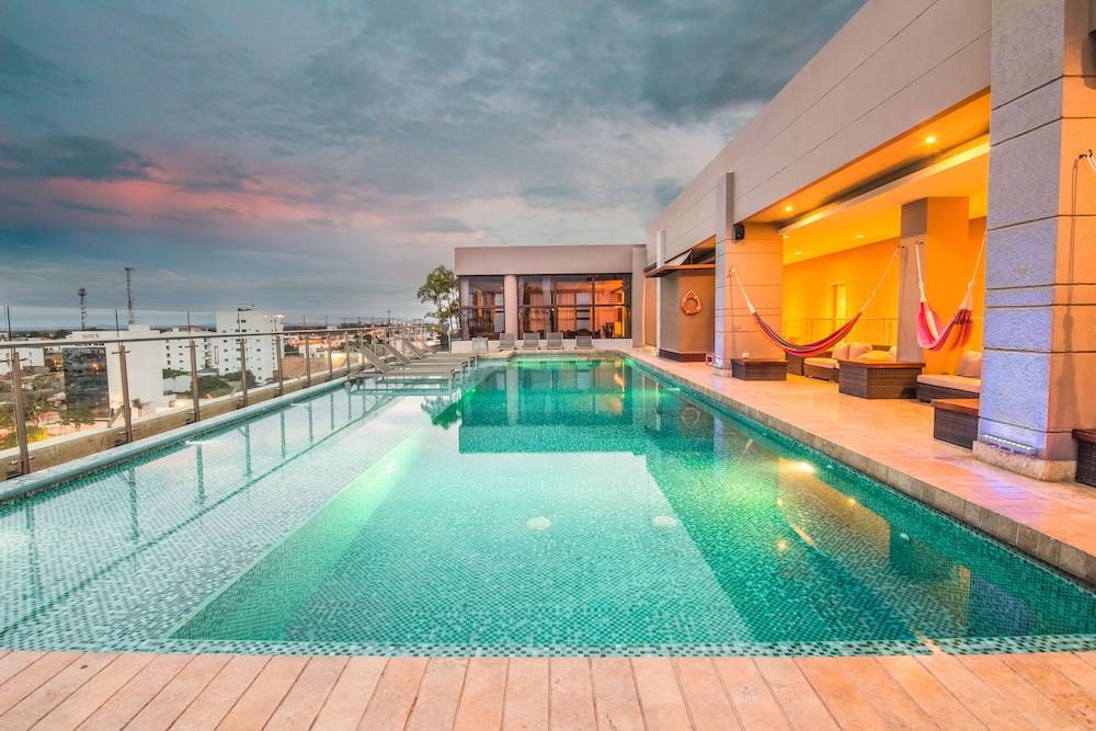 Ghl Hotel Monteria Montería Exterior foto Rooftop pool at the hotel